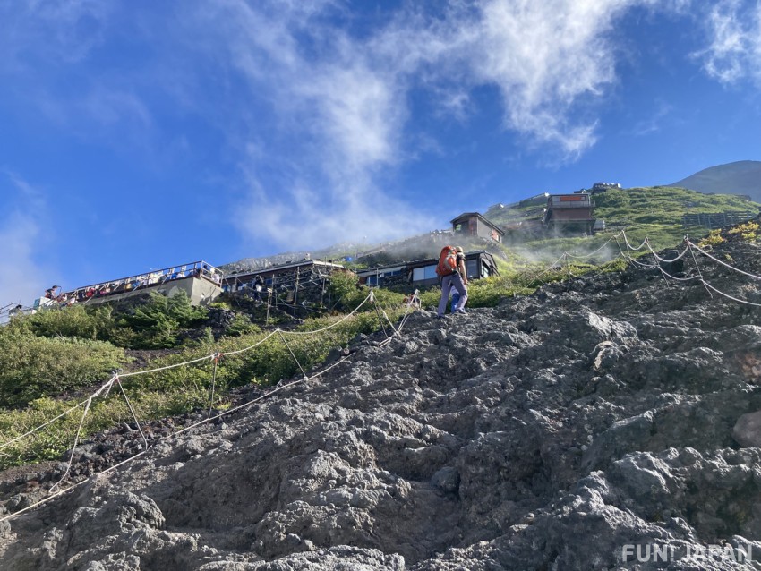 Mendaki Gunung Fuji Batu