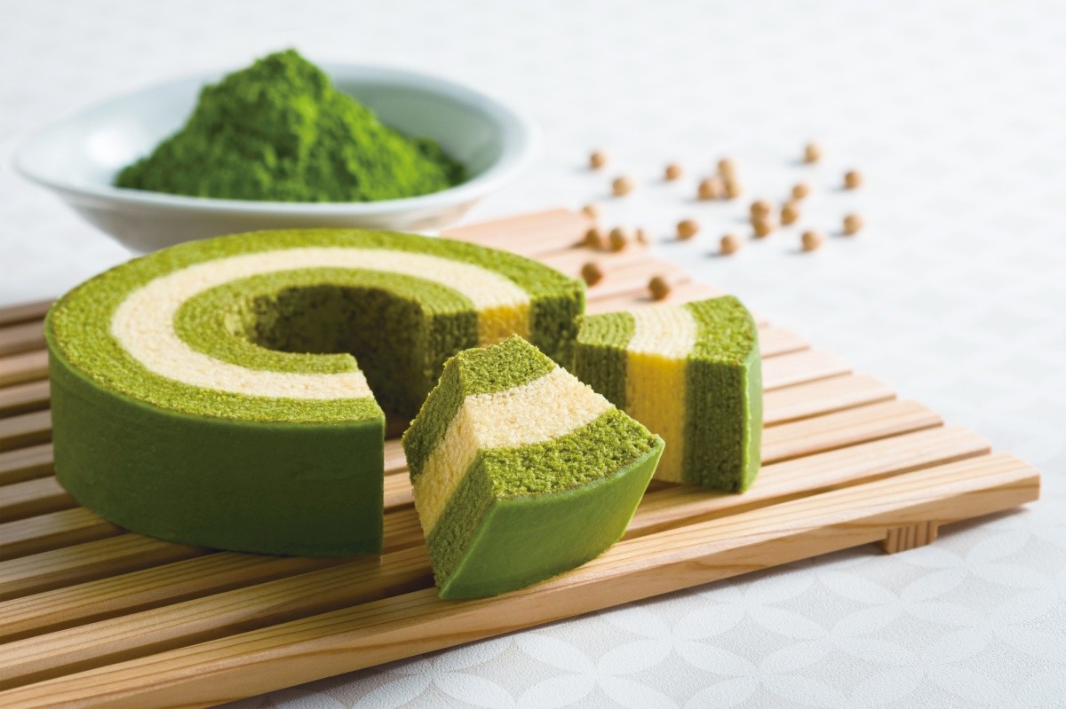 Khu vực quà lưu niệm ga Kyoto Porta tái tạo Kyoto Baum Matcha Baumkuchen