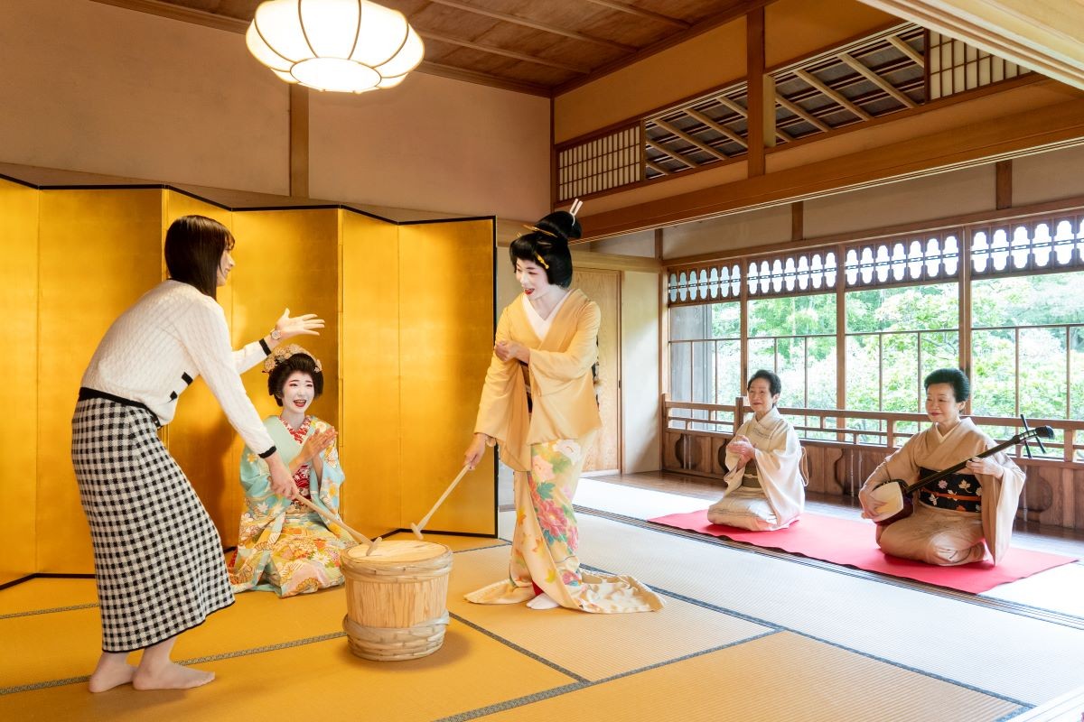 Niigata Furumachi Bermain di Ruang Tatami