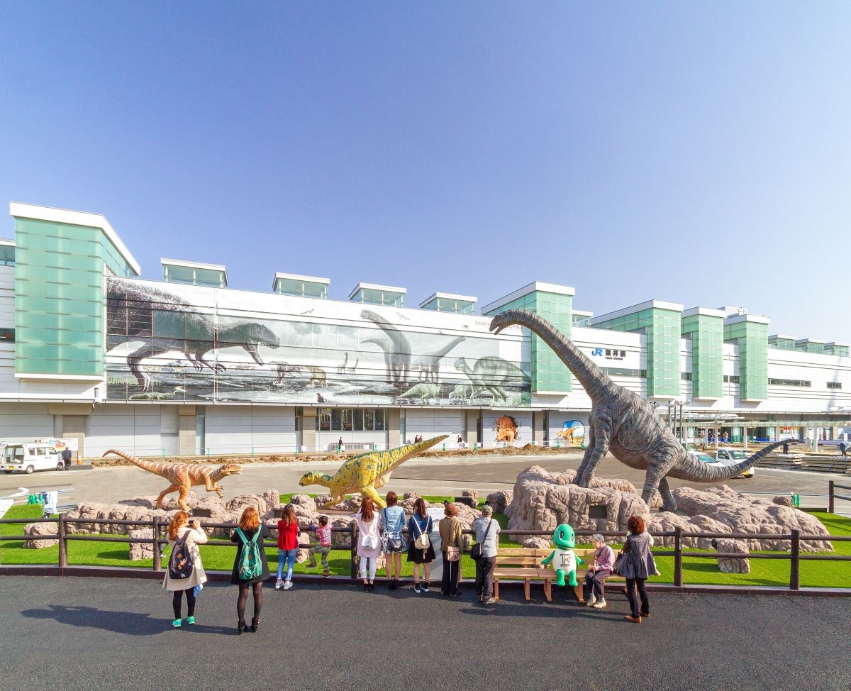 Fukui Station West Exit Square (Dinosaur Square)