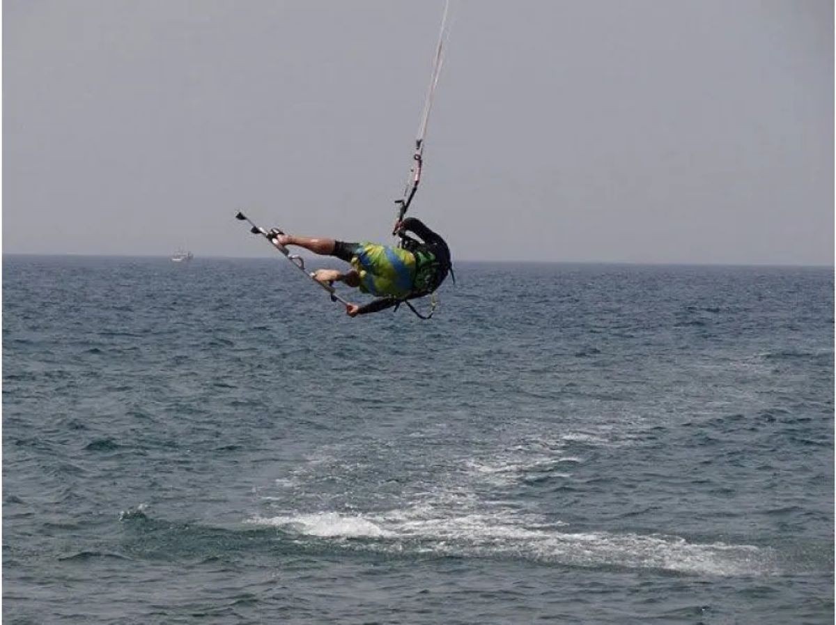 ประสบการณ์ Kiteboarding ที่ Fukui