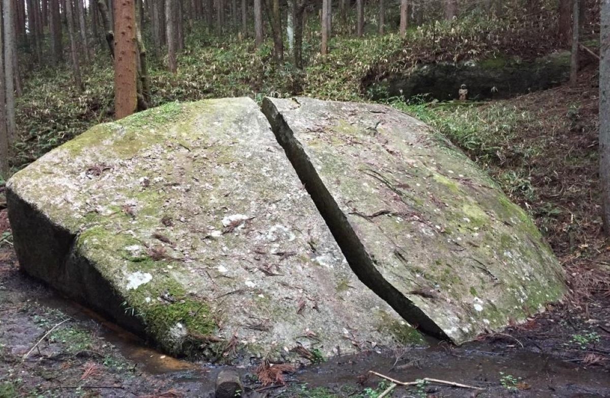 聖地巡禮 鬼滅之刃 奈良 天之石立神社