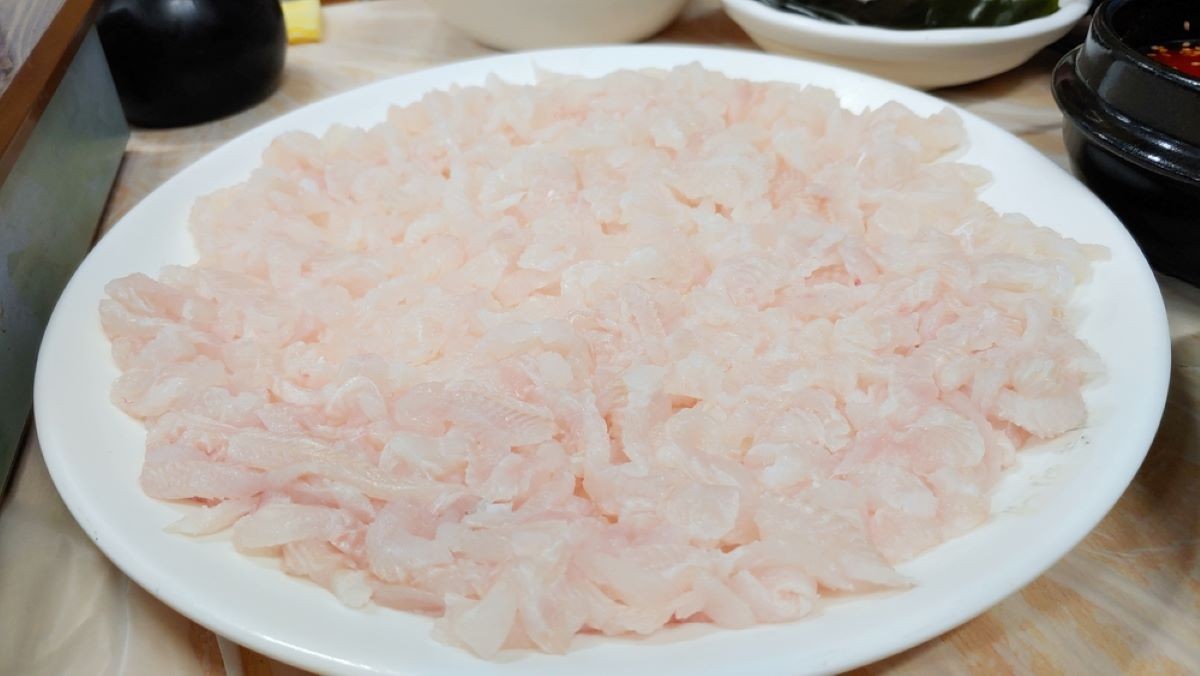 Lươn sashimi