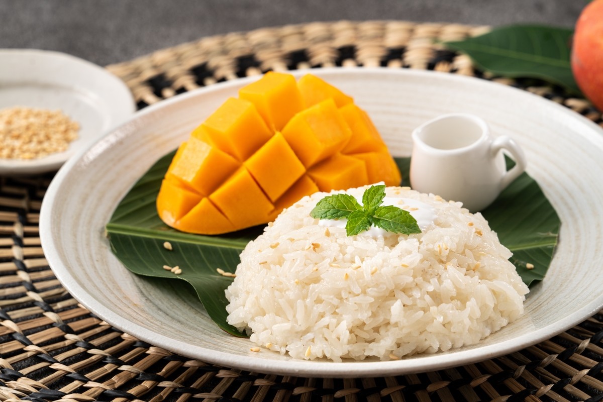 Cara Makan yang Enak Khao Niao Mamuang